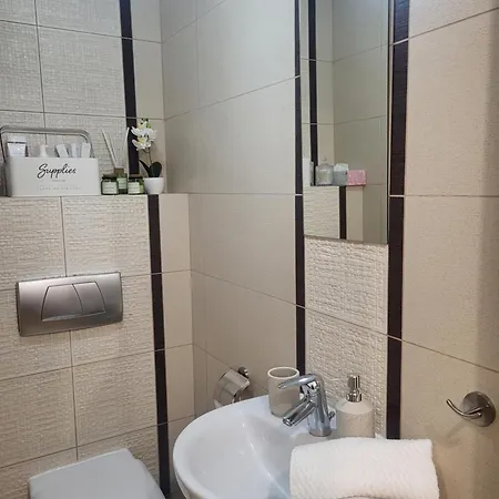 Kochanowskiego 12 *