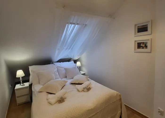 Kochanowskiego 12 Apartment