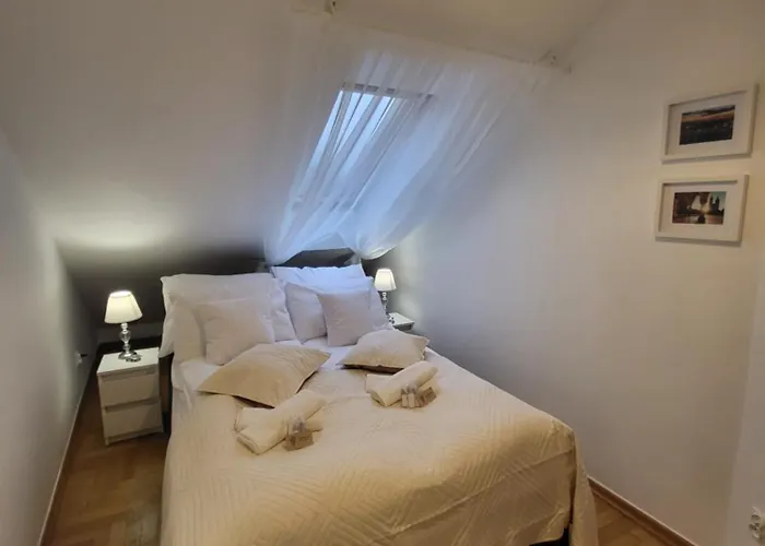 Kochanowskiego 12 * Krakow