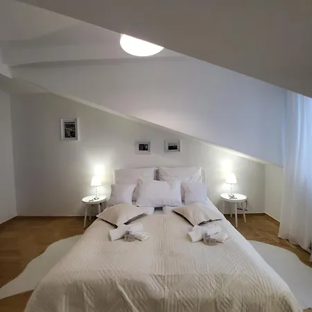 Apartment Kochanowskiego 12